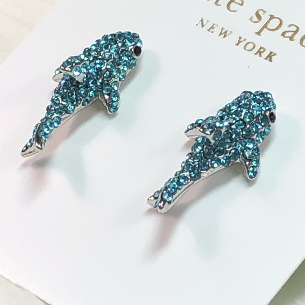 NWT KATE SPADE β οΈ CA DREAMING PAVE SHARK EARRINGS - Picture 3 of 6